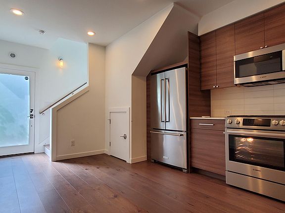 5th image of 7433 4th Ave NE #1