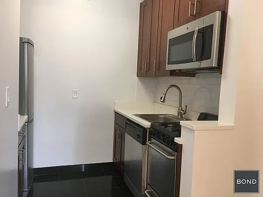 Rented by Bond New York | media 8