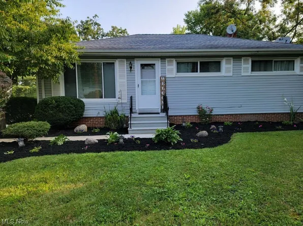 21004 Morris Dr, Strongsville, OH 44149