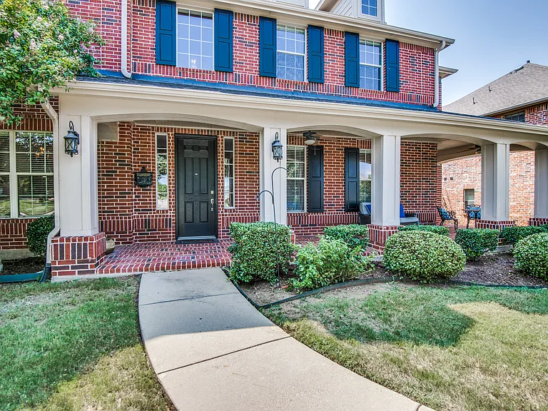 636 King Lionel Ln — Photo 2