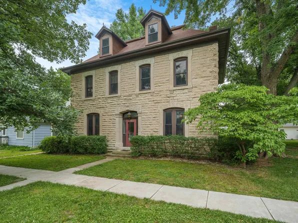 318 E 4th St, Alma, KS 66401