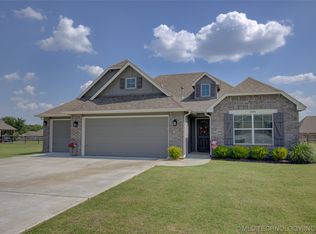 16646 E 115th St N, Owasso, OK 74055