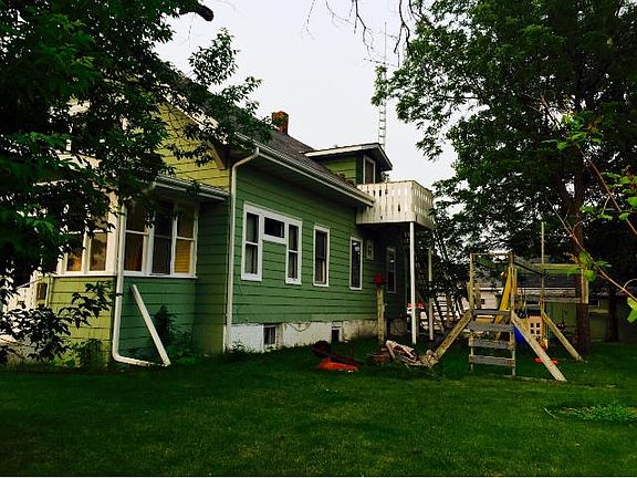 3rd image of 156 7th Ave N