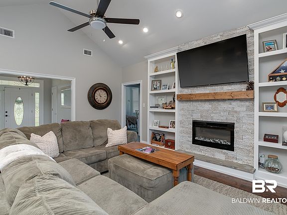5th image of 8375 Heron Dr