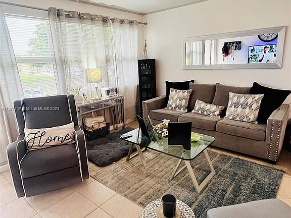 5th image of 9021 Sunrise Lakes Blvd APT 209