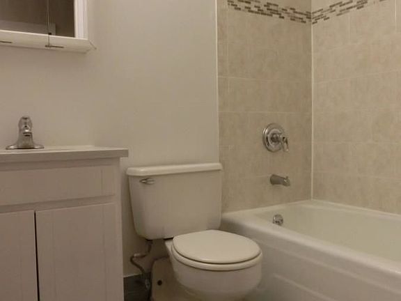 4th image of 210 E 29th St APT 2B