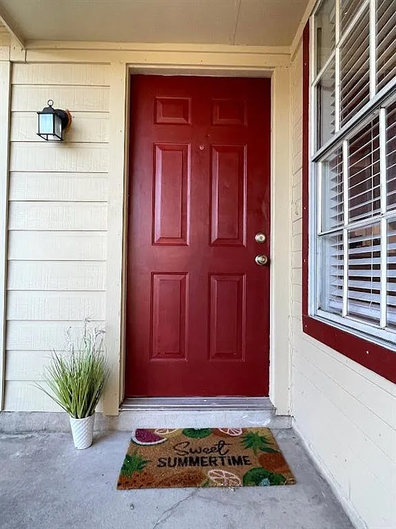 2 bed, 2.0 bath, 880 sqft, $1,350 — Photo 1