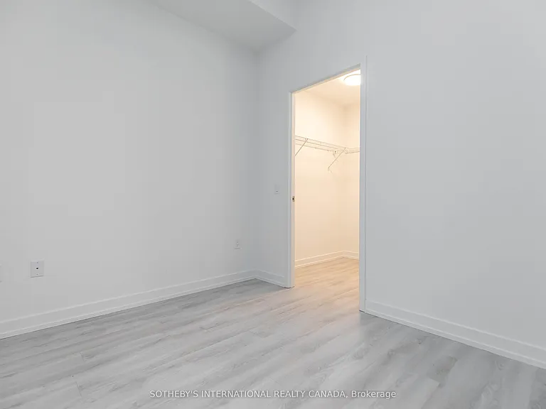 33 Helendale Ave #403 — Photo 17