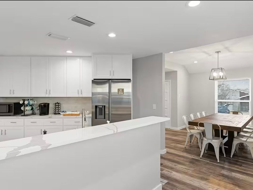 1st image of 10668 Pagewood Dr