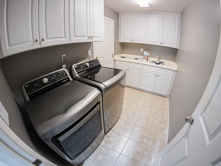 1882 Shadetree Dr — Photo 53