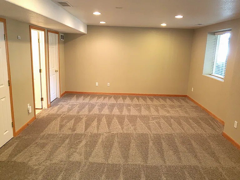 985 Winona Cir — Photo 10
