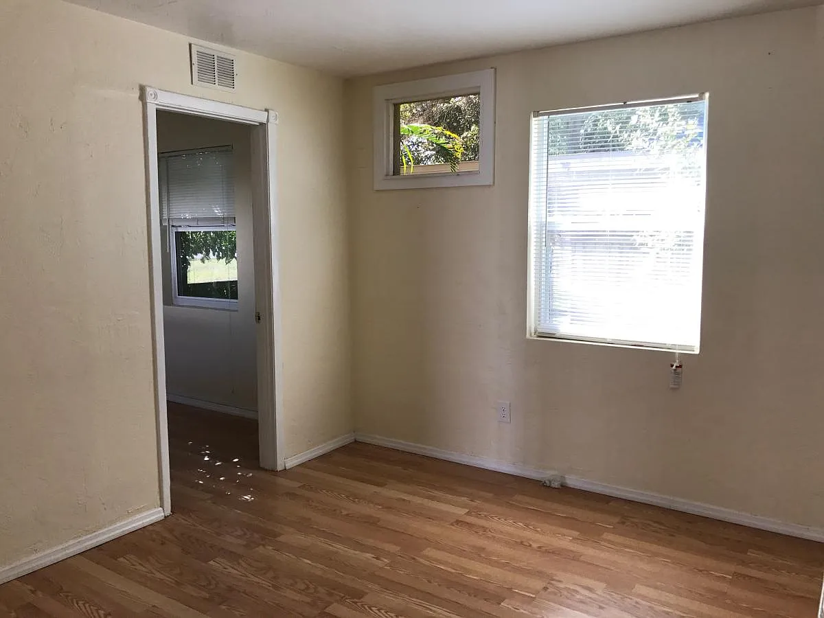 2 bed, 688 sqft, $1,200 — Photo 2