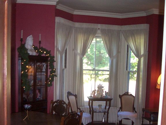 800 SF living room
