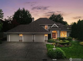 27174 SE 27th St, Sammamish, WA 98075