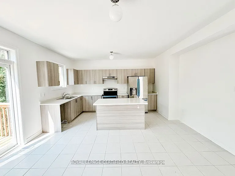 10 Baycroft Blvd — Photo 4