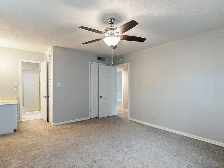 Woodward Park Apartments — Photo 18