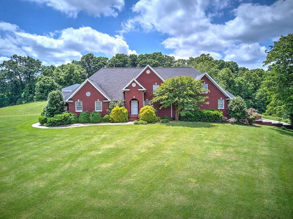 1st image of 219 Allenwood Ln