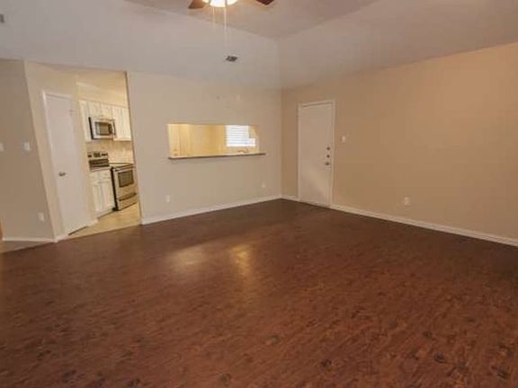 5th image of 2802 Plymouth Colony Dr