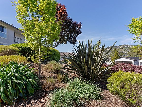 4th image of 65 Red Hill Cir #15G