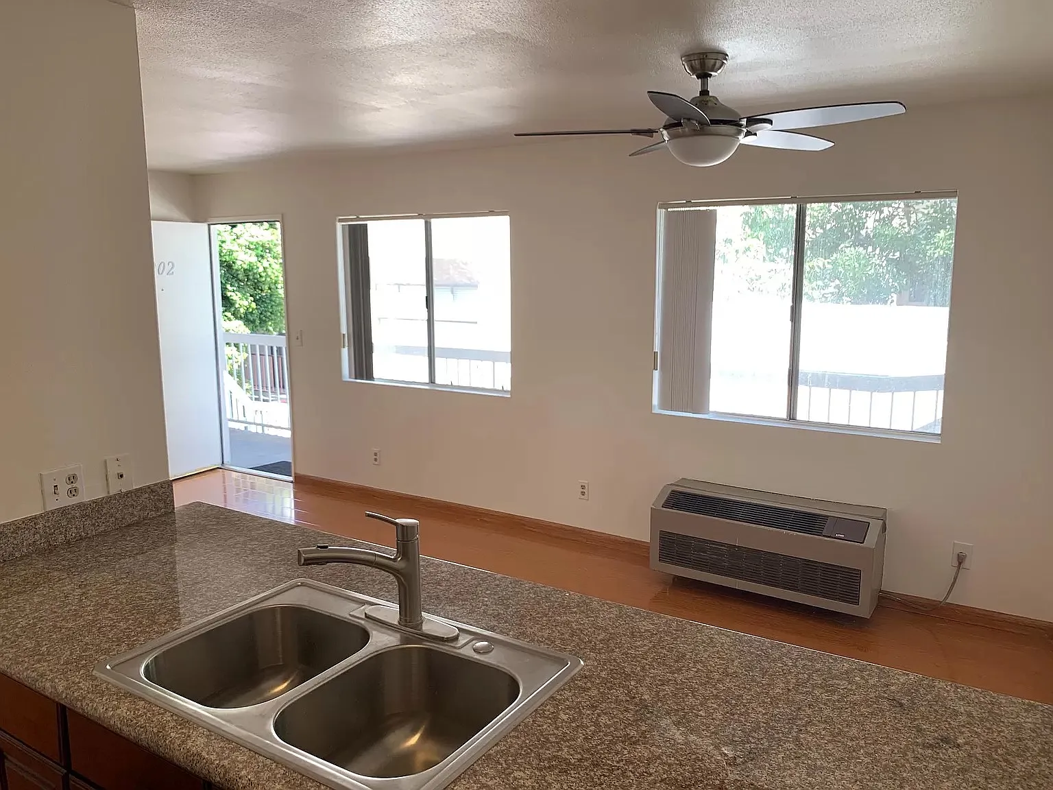 1 bed, 700 sqft, $1,975 — Photo 3