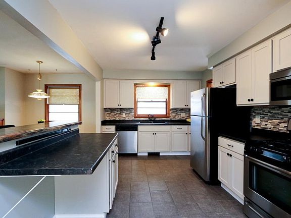 3rd image of 4320 Nokomis Ave S