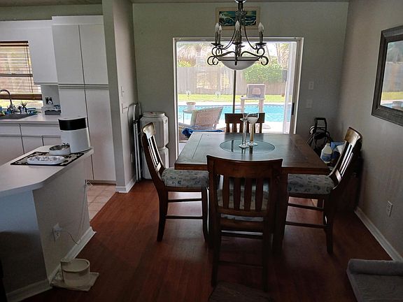 5th image of 4522 Floral Street