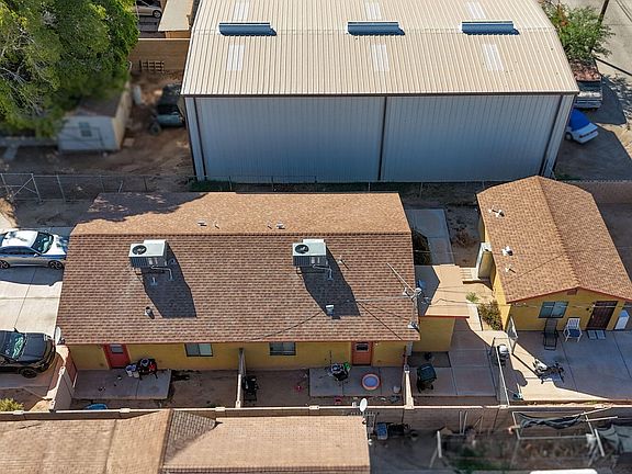 4th image of 304 W Cano St