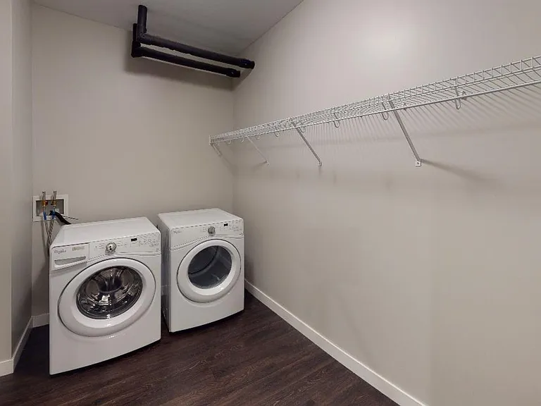 Red44 Luxury Apartments | Specials Available — Photo 66