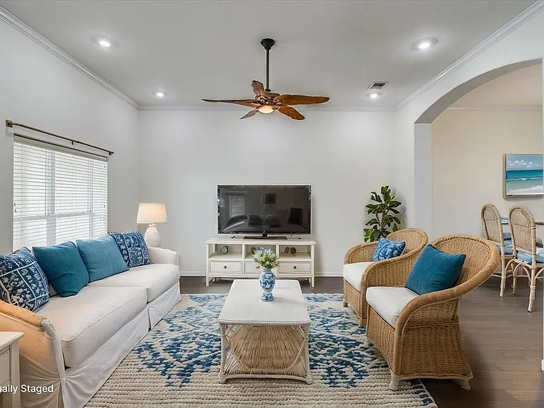 14910 Leeward Dr #304 — Photo 11