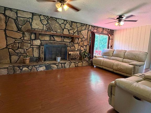 3rd image of 2198 Prospect Rd