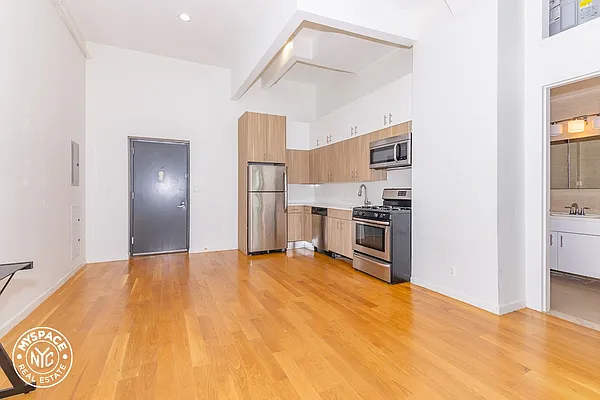 Rented by MySpaceNYC | media 33