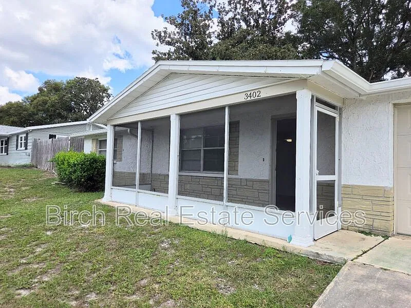 2 bed, 2.0 bath, 1100 sqft, $1,550 — Photo 2