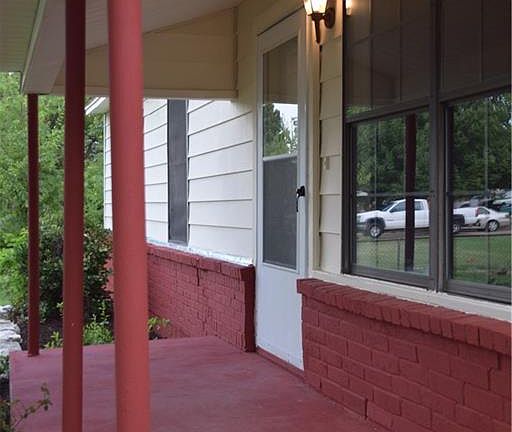 2nd image of 1456 Crescent Ave