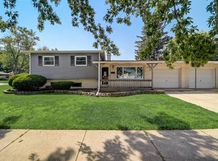 701 Luda St, Elgin, IL 60120