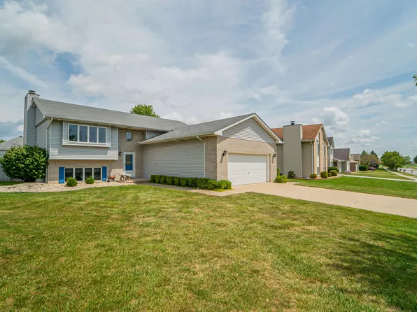 1260 W 97th Pl, Crown Point, IN 46307