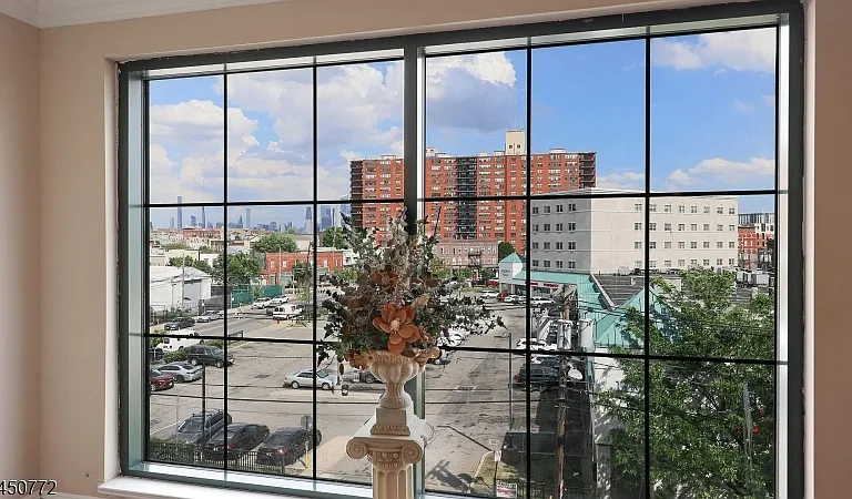 1209 Summit Ave #405 — Photo 4