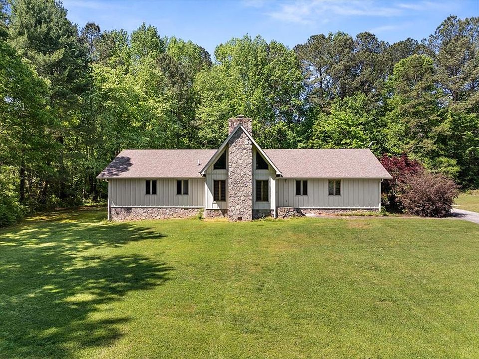 1st image of 302 Ricky Dr