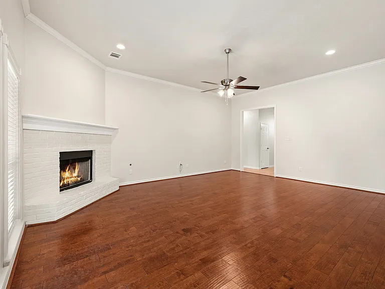 1207 Martinsville Ln — Photo 4