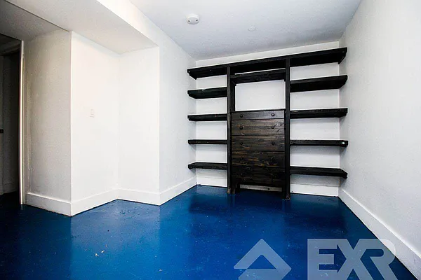 Rented by EXR | media 5