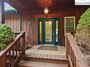 65 Hickory Nut Gap Dr, Bakersville, NC 28705