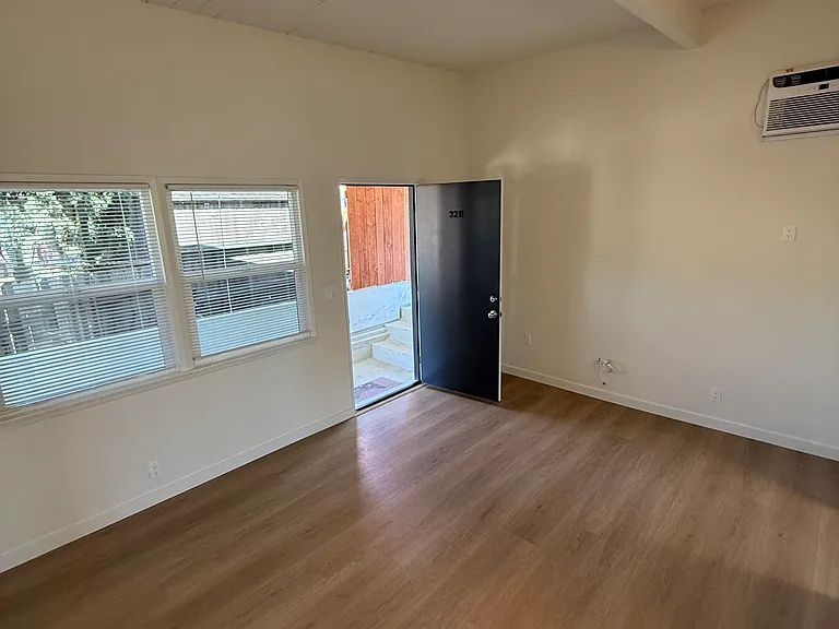 3211 Primera Ave #10 — Photo 1