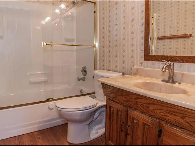 324 Chapel Ridge Dr #E — Photo 8