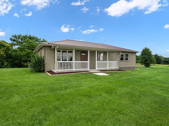 3rd image of 575 Dickeys Mill Rd