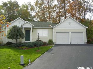 710 Timber Ridge Dr, Camillus, NY 13031