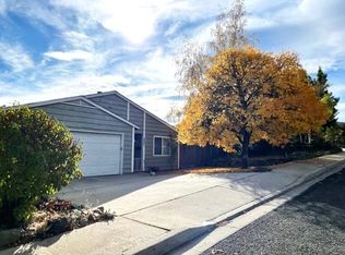 1402 Flume Ct, Yreka, CA 96097