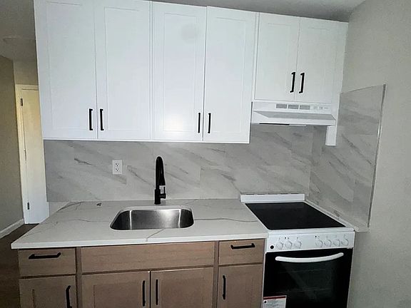 2nd image of 7 Straight St APT 9