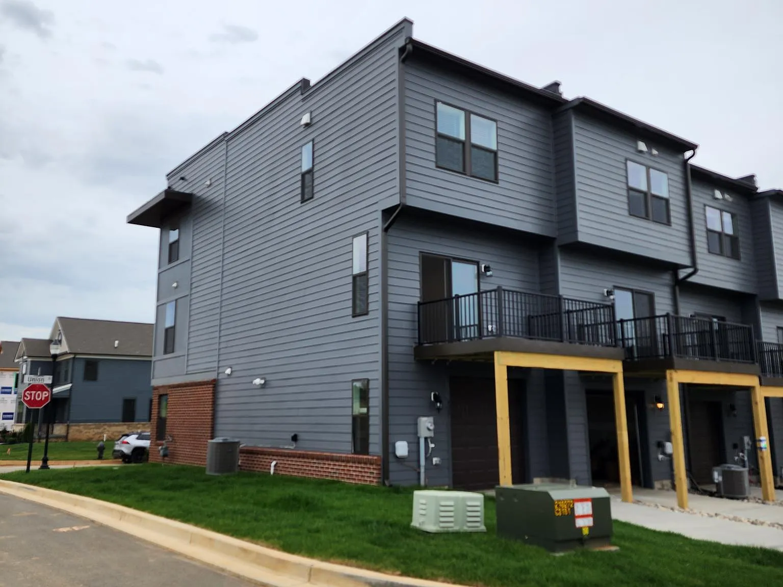 429 Union St — Photo 2