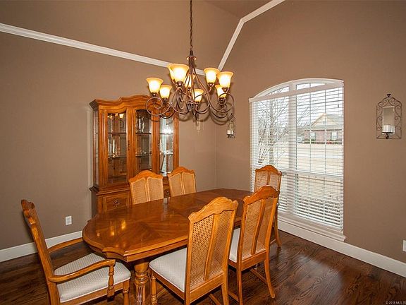 4th image of 10461 S 213 East Ave