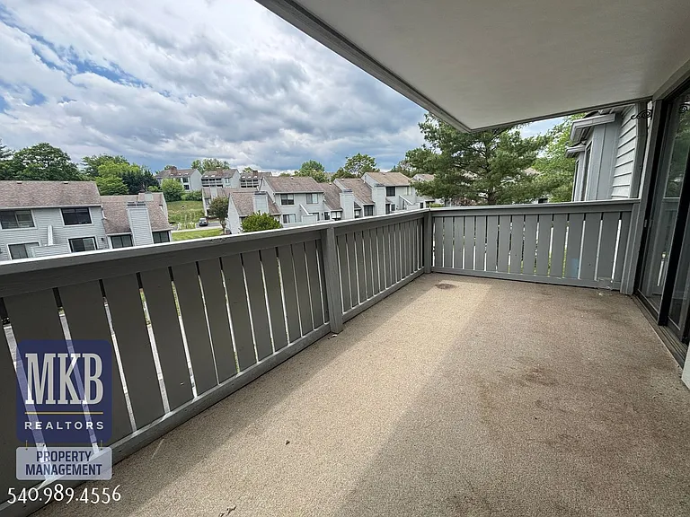 2527 Gatehouse Ln — Photo 15