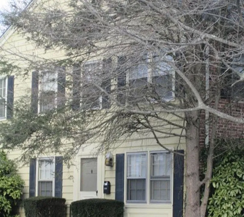 2710 Newton Ct
